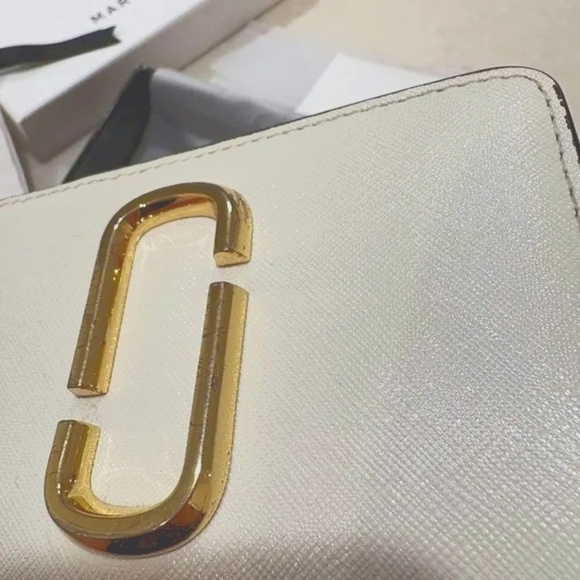 Marc Jacobs Snapshot Bifold Wallet – White/Red/Navy – EUC - Picture 4 of 8